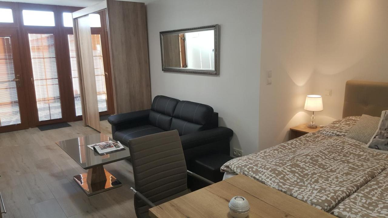 Strizov Village Romantic Apartments Near Cesky Krumlov (Adults Only) מראה חיצוני תמונה
